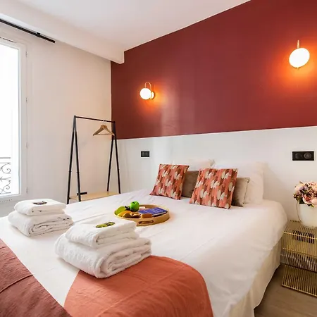 Eiffel Hostel